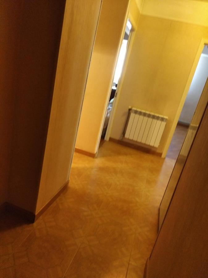 3 Room Apartment In Small Center Of Erivan Exterior foto