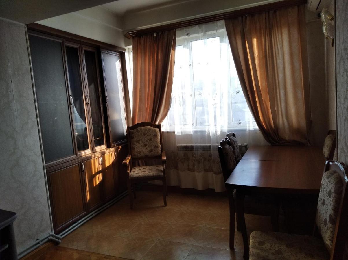 3 Room Apartment In Small Center Of Erivan Exterior foto