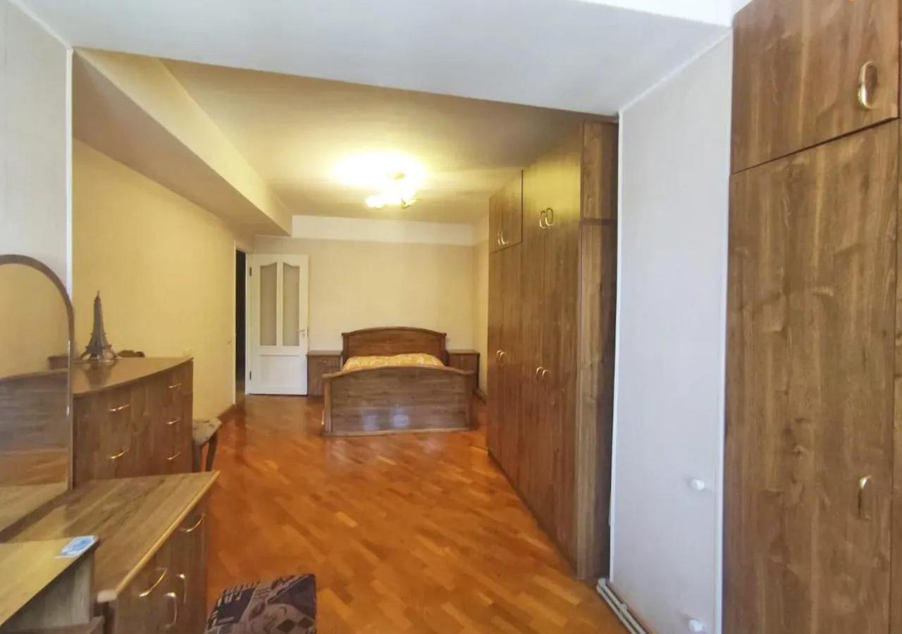 3 Room Apartment In Small Center Of Erivan Exterior foto
